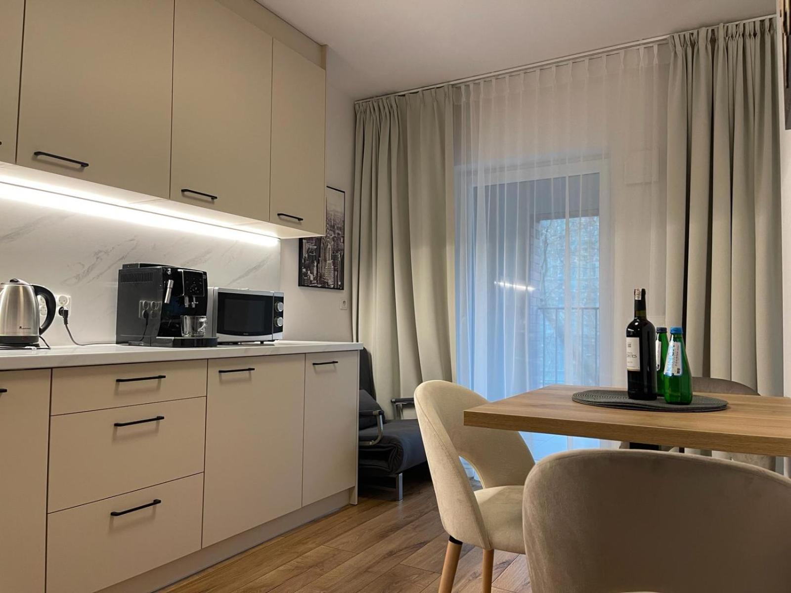 City Sense New Apartments - Main Station And City Center Wroclaw Bagian luar foto