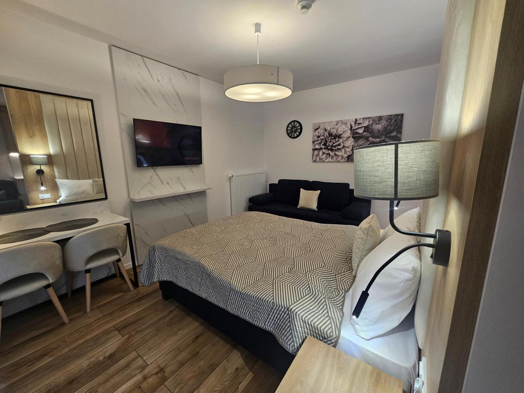City Sense New Apartments - Main Station And City Center Wroclaw Bagian luar foto