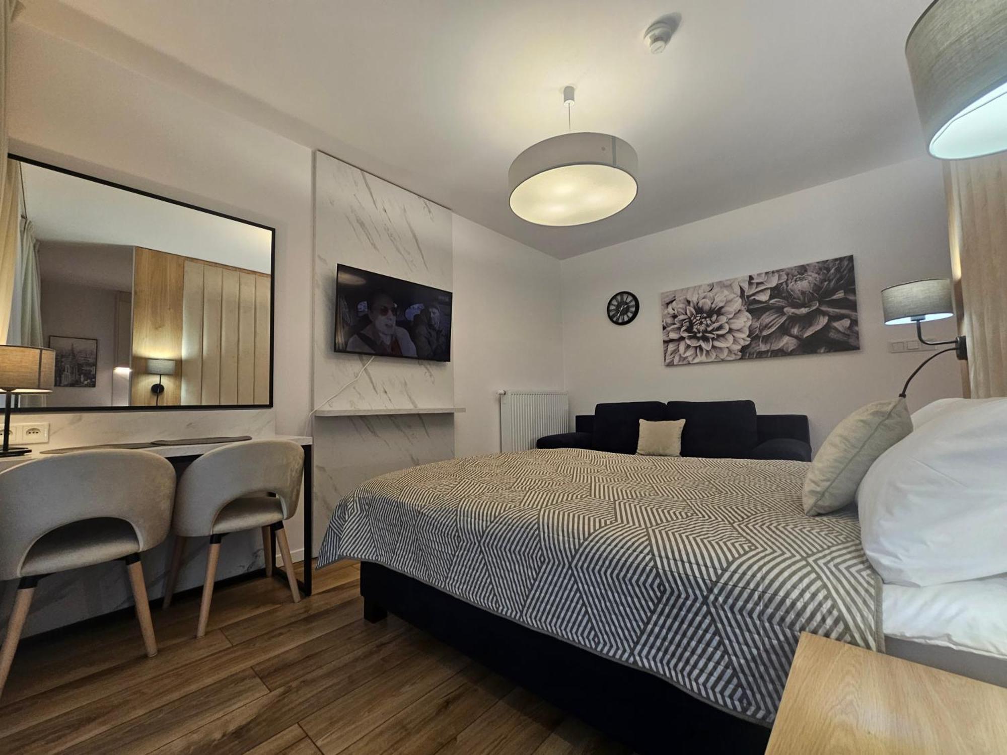 City Sense New Apartments - Main Station And City Center Wroclaw Bagian luar foto