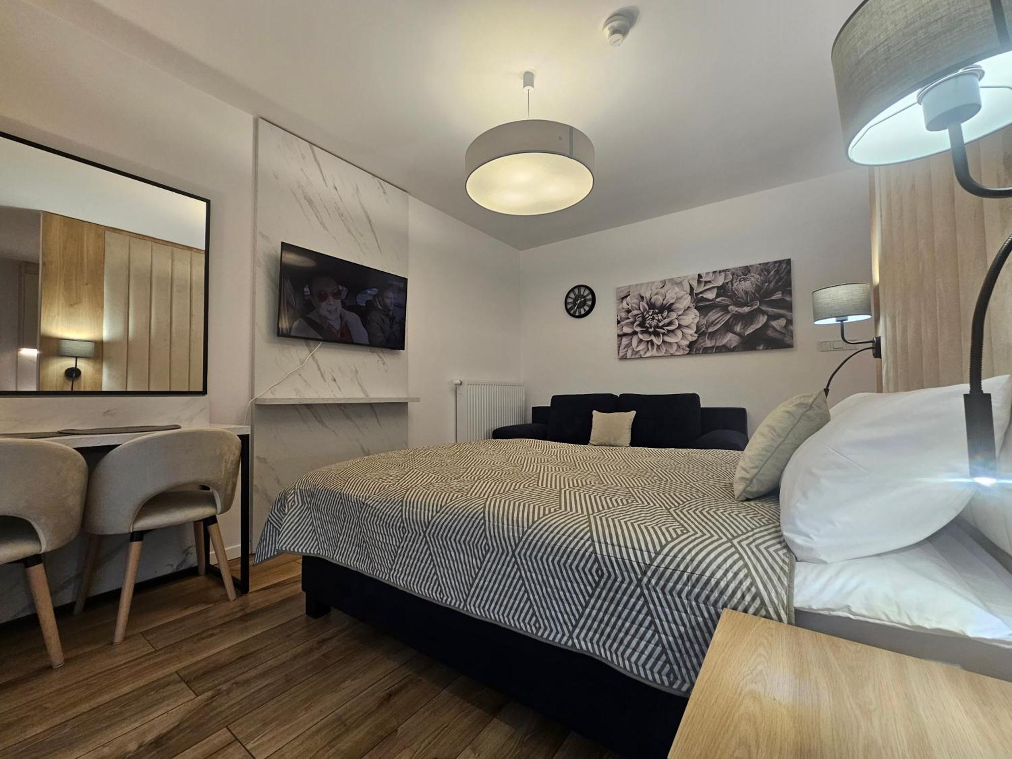 City Sense New Apartments - Main Station And City Center Wroclaw Bagian luar foto