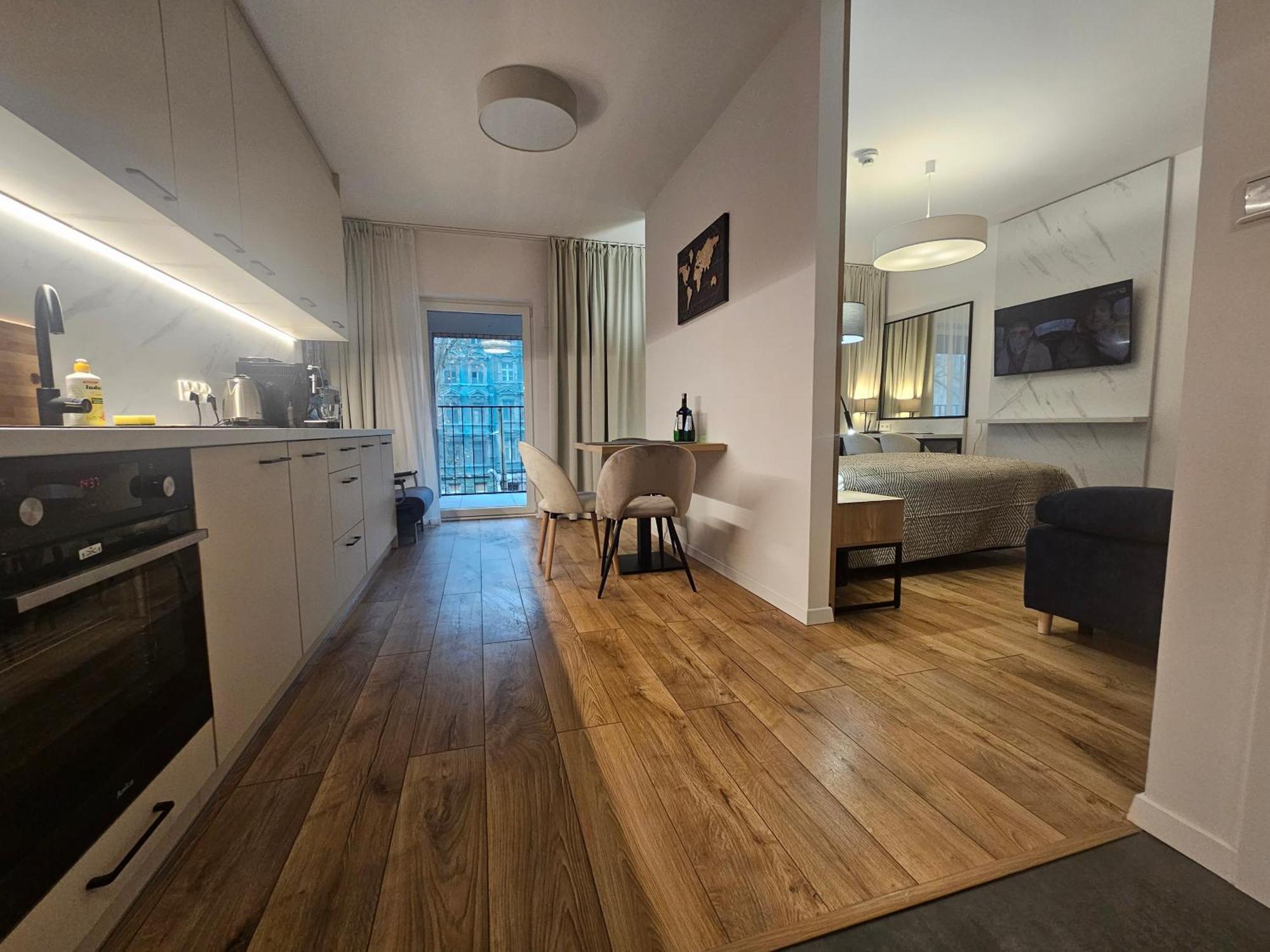 City Sense New Apartments - Main Station And City Center Wroclaw Bagian luar foto